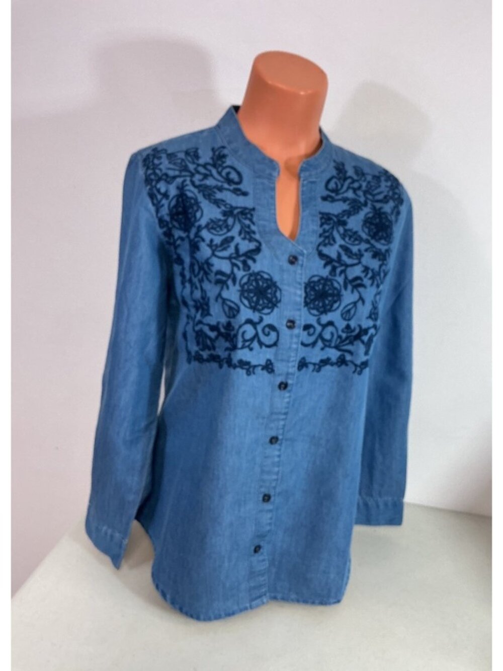 Country Store Floral Embroidered Denim Jean Shirt Womens Small